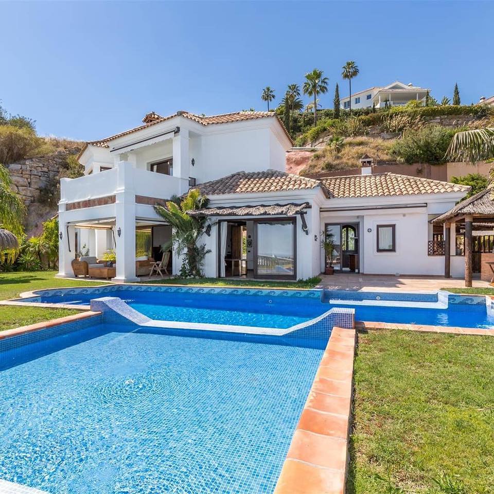SOLD Benahavis bargain villa with sea views in gated community urgent sale!